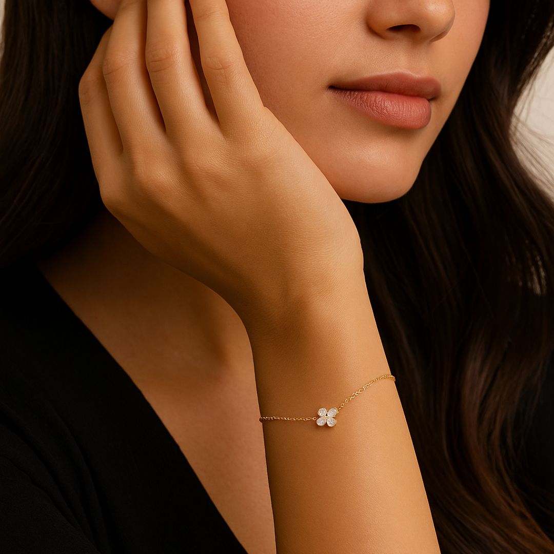 Women's Clover Bracelet – Elegant Four-Leaf Charm Jewellery